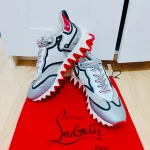 Très Élégante Sneaker Christian Louboutin Modèle LoubiShark Multicolore Rare