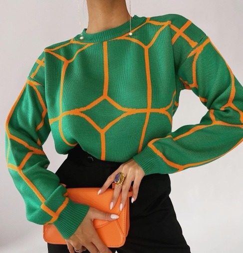 Pull Femme à Col Rond – Motif Graphique